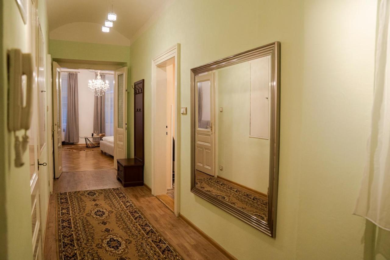 Helen Homestay Vaclavske Namesti Prague Exterior photo